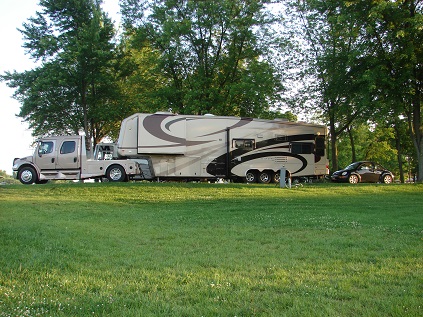 H1 5th Wheel w/ Car